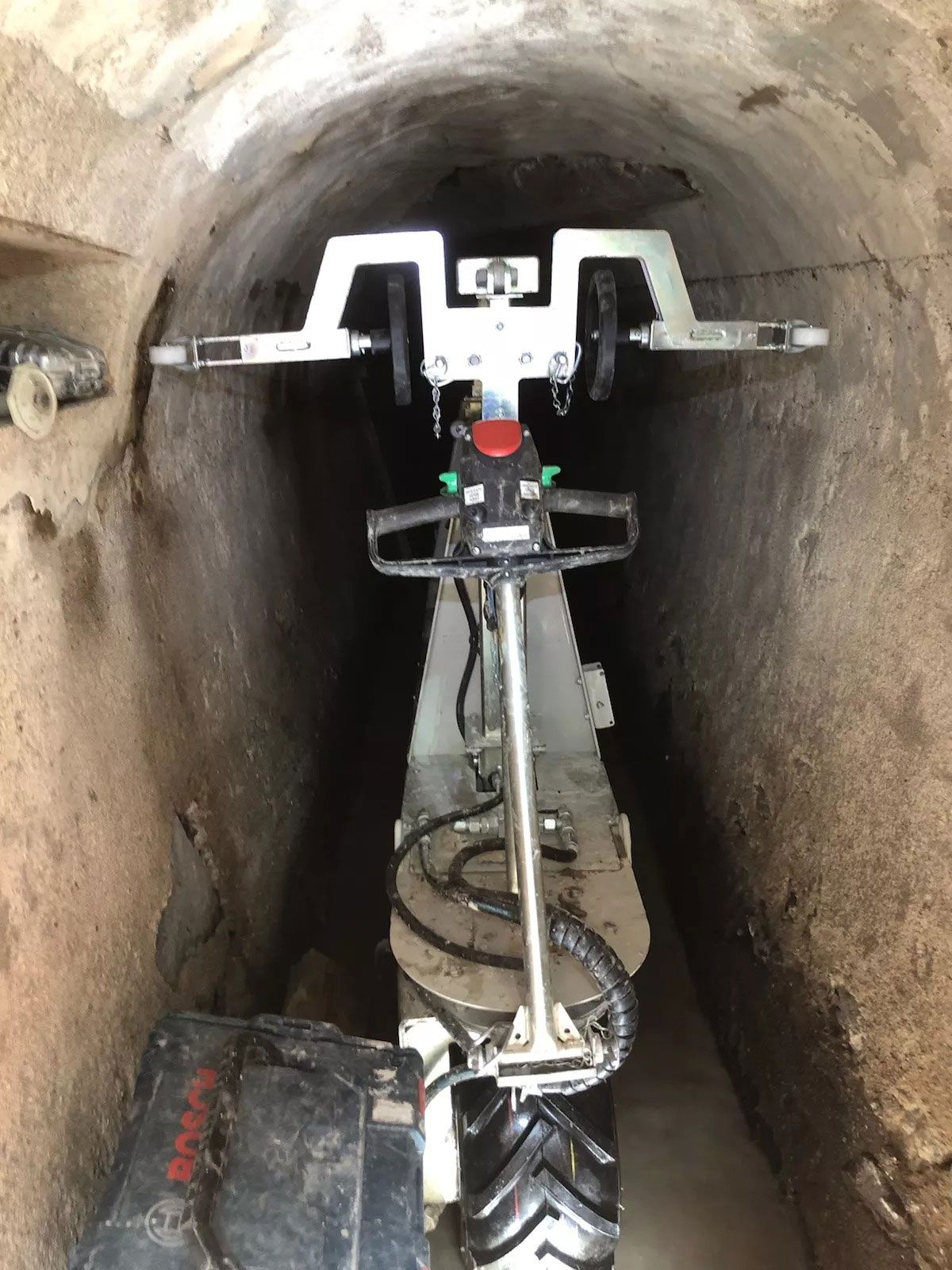 Notre robot pour canalisation se fait trottinette pour circuler dans les espaces étroits et humides